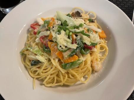 Pasta with lots of ingredients, JPG Pasta with lots of ingredients, JPG