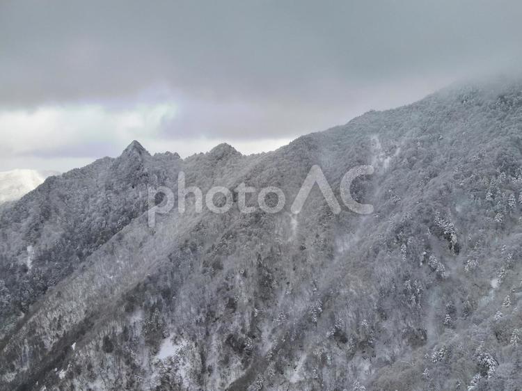 冬の奈良県みたらい渓谷 冬,山,雪景色の写真素材