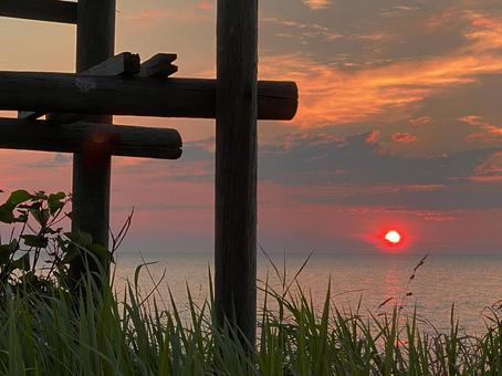 夕陽のシルエット 夕陽のシルエットの写真