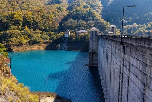 群馬県 奥四万湖の秋景色 群馬県 奥四万湖の秋景色の写真
