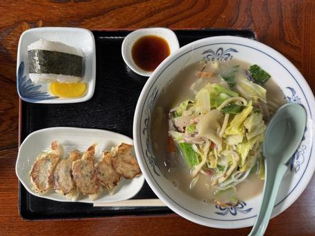 ちゃんぽん ちゃんぽん,チャンポン麺,キャベツの写真素材