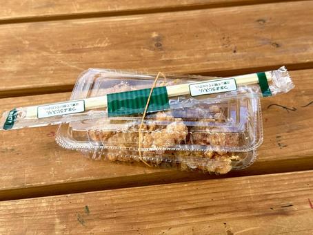 Fried chicken eaten outdoors, JPG