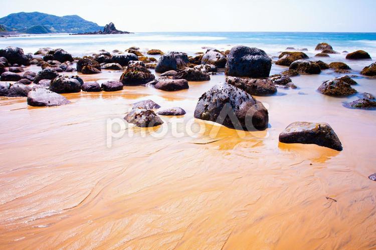 海と砂浜 バカンス,岩,ビーチの写真素材