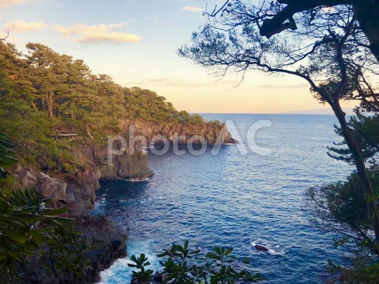 夕焼けの海 風景,水域,浜の写真素材