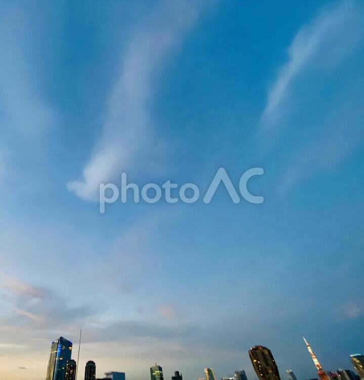 東京の夕暮れ風景 空,東京タワー,六本木ヒルズの写真素材