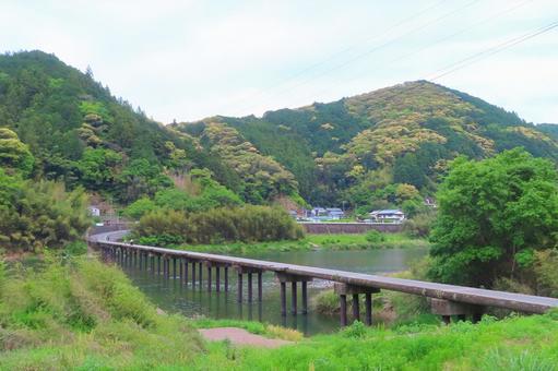【高知県】名越屋沈下橋 【高知県】名越屋沈下橋 名越屋沈下橋,沈下橋,橋の写真素材