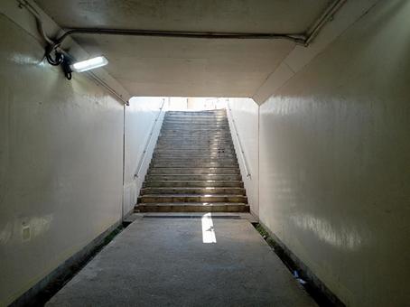 地下通路の出口付近で 地下通路の出口付近での写真