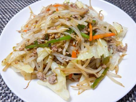 肉野菜炒め 肉野菜炒め 肉野菜炒め,野菜炒め,挽肉の写真素材