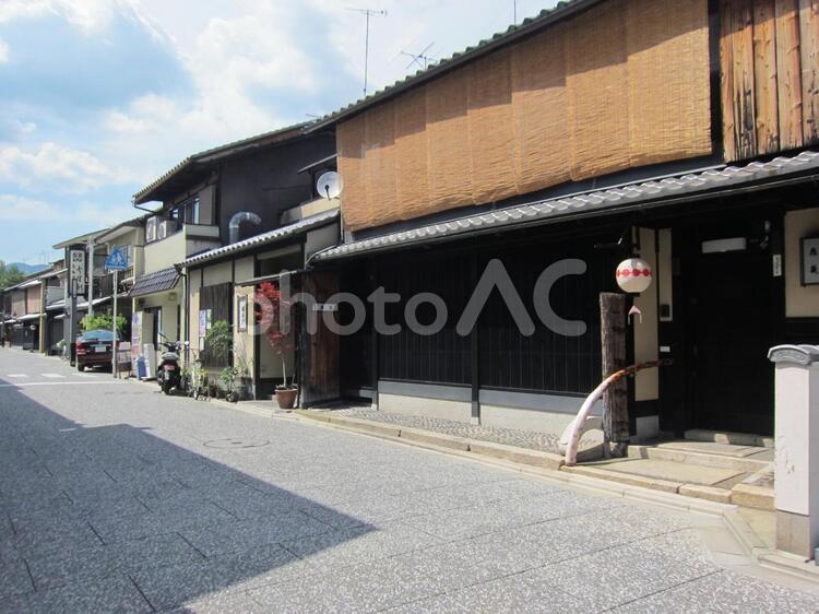 京都最古　第一の遊里と言われた「上七軒」の現在の町並み　その三 上七軒,京都,お茶屋の写真素材