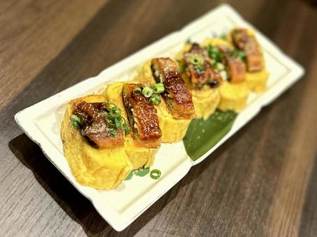 出し巻き玉子鰻乗せ 出し巻き玉子鰻乗せの写真