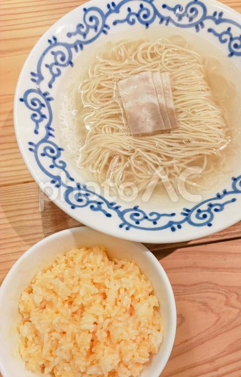 食べ物素材　あっさり優しい味のラーメン ラーメン,夕食,あっさりの写真素材