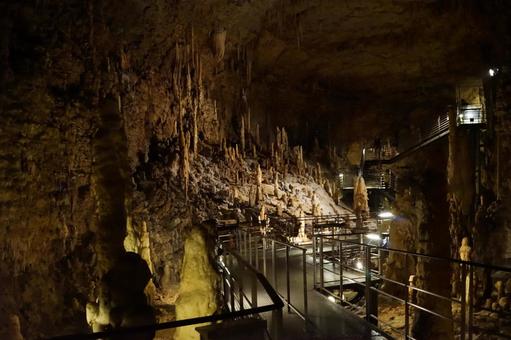Photo, yuquan cave, limestone cave, okinawa, 