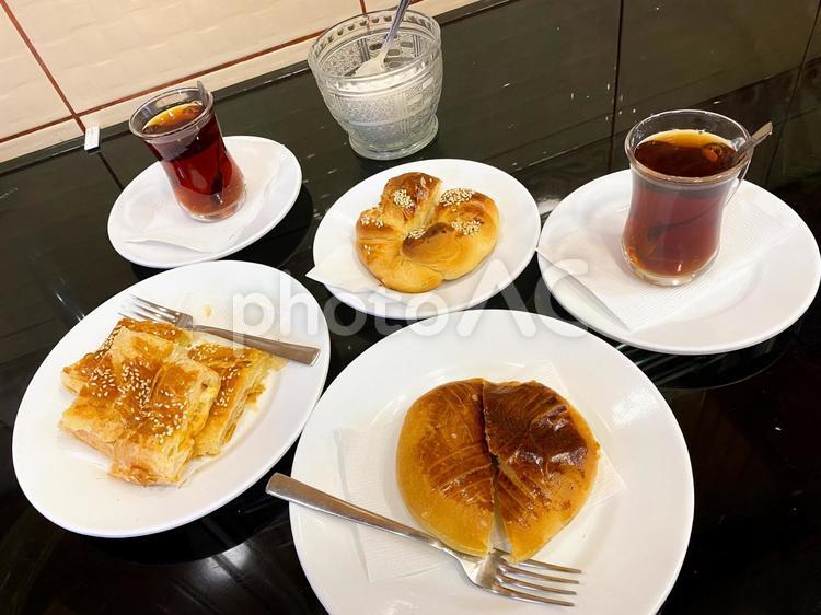 トルコのパンとチャイでおやつタイム トルコ,トルコ共和国,エキメッキの写真素材