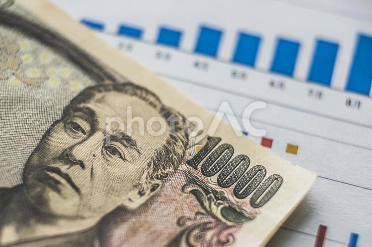 お金とグラフ お金,現金,日本円の写真素材
