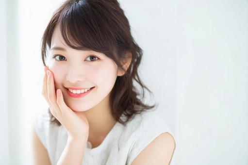 笑顔の女性 笑顔の女性の写真