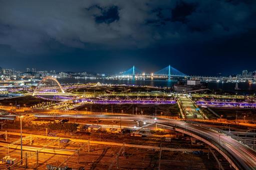 釜山駅周辺の美しい夜景 韓国,釜山,アジアの写真素材