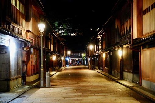 夜の金沢 ひがし茶屋街ライトアップ 夜の金沢 ひがし茶屋街ライトアップの写真