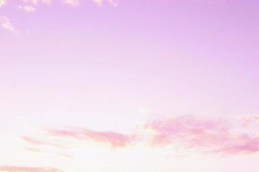 恋愛運がアップしそうな可愛い空の壁紙 空,薄紫,空の背景の写真素材