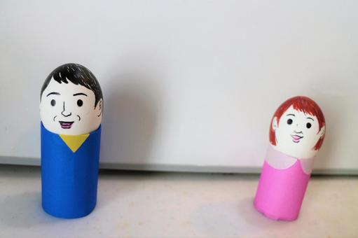 ちょっと離れた夫婦関係 女性,男性,パパの写真素材