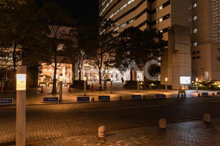 都会の夜の街　夜の風景　高層ビルの夜 都会,夜,夜の街の写真素材