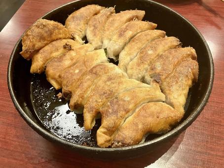 鉄なべ餃子 鉄なべ餃子 鉄なべ餃子,餃子,福岡名物の写真素材