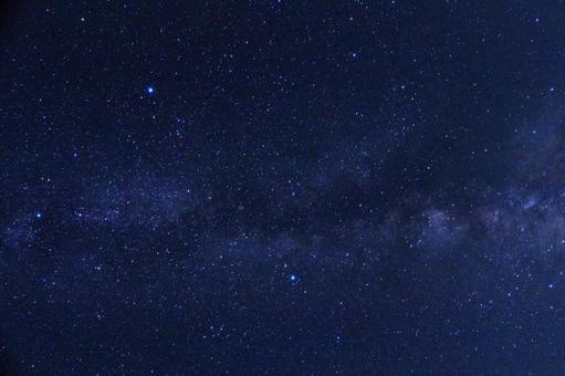 星空・天の川・夏の大三角 星空・天の川・夏の大三角 星空,天の川,夜空の写真素材