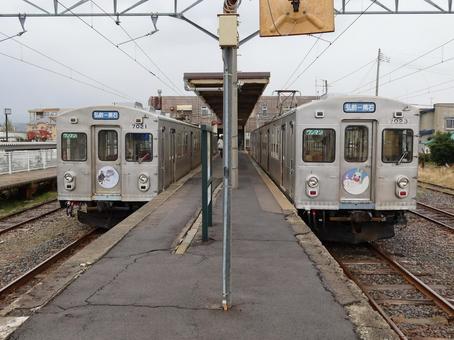 弘南鉄道弘南線 黒石駅 弘南鉄道弘南線,黒石駅,ホームの写真素材