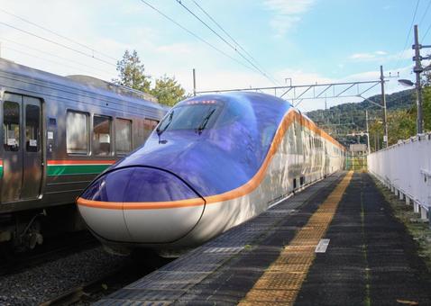 山形新幹線つばさ 121号　E8系 山形新幹線,山形,山形県の写真素材
