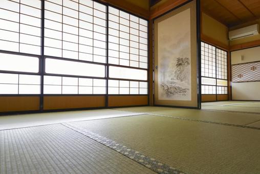 日本家屋の畳敷き和室と美しい障子 日本家屋の畳敷き和室と美しい障子 和室,日本家屋,畳の写真素材