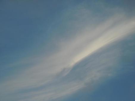 夕方のちょっと不思議な空 夕方のちょっと不思議な空 夕方,空,不思議の写真素材