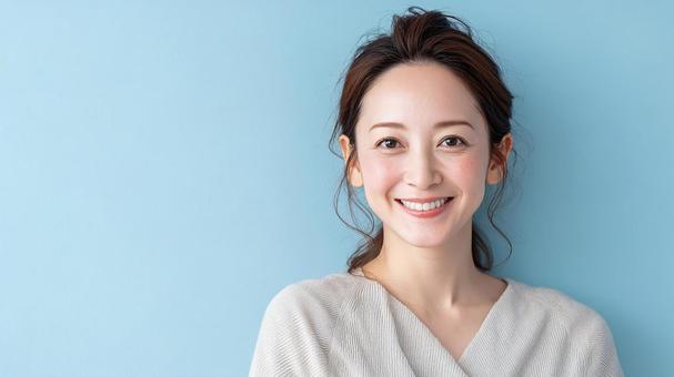 自然な笑顔の日本人女性のポートレート 自然な笑顔の日本人女性のポートレートの写真