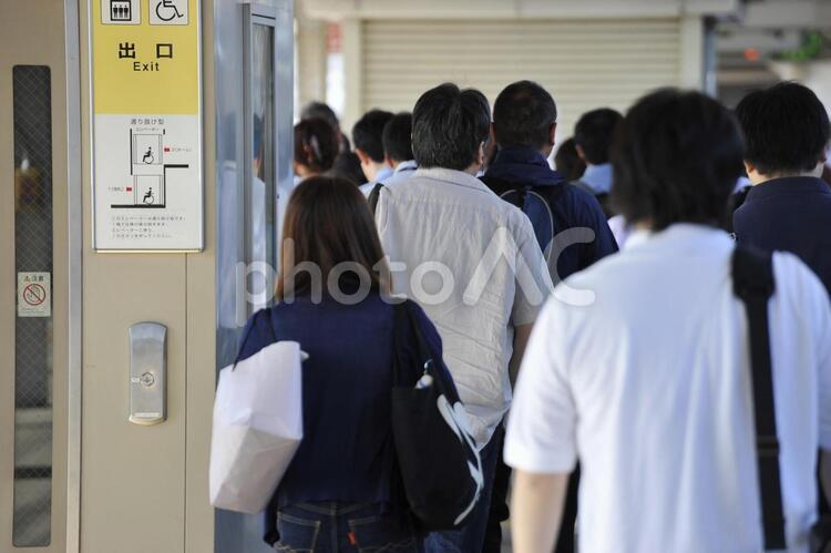 駅イメージ アジア,イメージ,サラリーマンの写真素材