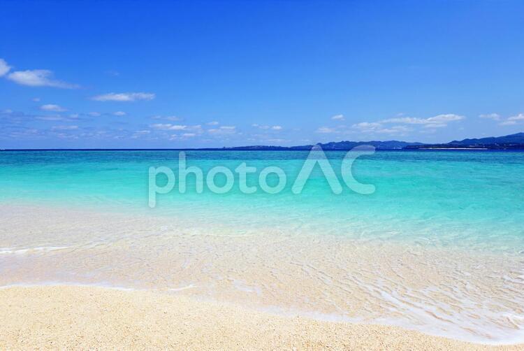沖縄　きれいな海　エメラルドグリーン 日本,沖縄,海の写真素材