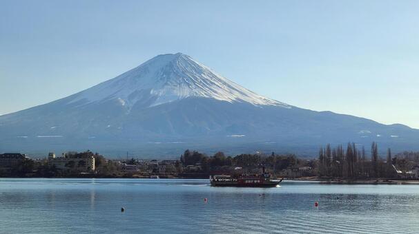 日暮れ時の富士山 富士山,河口湖,湖の写真素材