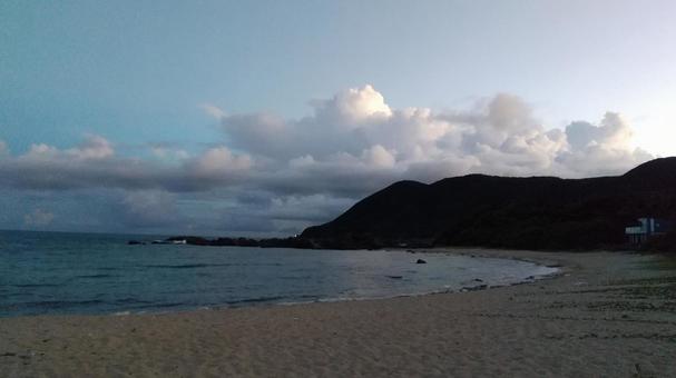 手広海岸の夕暮れ 手広海岸の夕暮れの写真