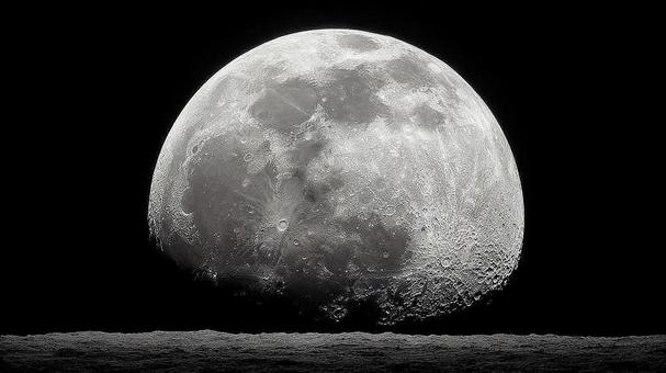 宇宙空間に存在する、美しい月の姿 宇宙空間に存在する、美しい月の姿の写真