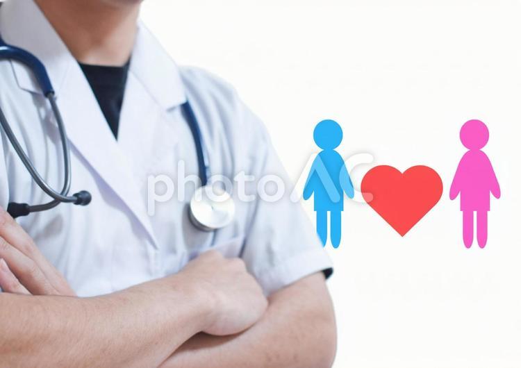 腕組みする白衣の男性と恋愛 医者,医師,聴診器の写真素材