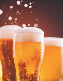 ビールグラスのアップ ビールグラスのアップの写真