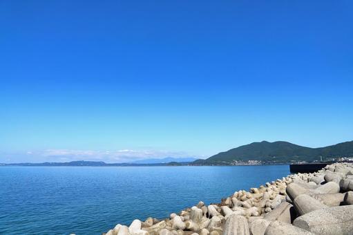 雲仙市小浜の海岸からの眺め 海,海岸,青空の写真素材