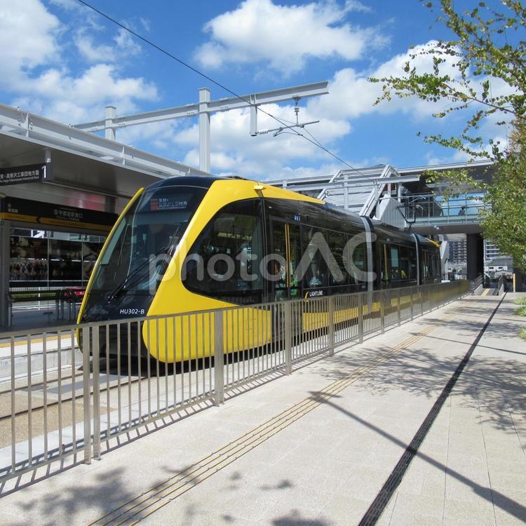 宇都宮駅で発車を待つ宇都宮ライトレール 宇都宮,ライトレール,lrtの写真素材