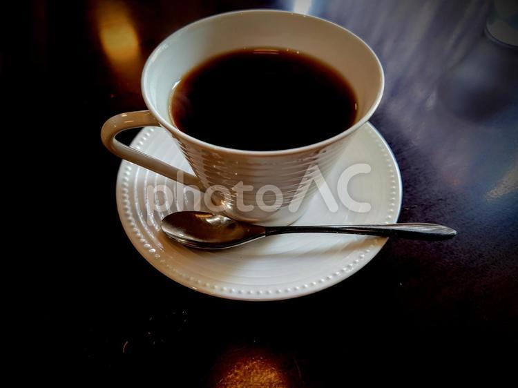 あたたかいコーヒーで休憩 珈琲,コーヒー,ホットコーヒーの写真素材