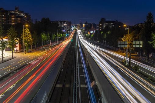 大阪都市夜景　新御堂筋　光の軌跡 新御堂筋,夜景,光跡の写真素材