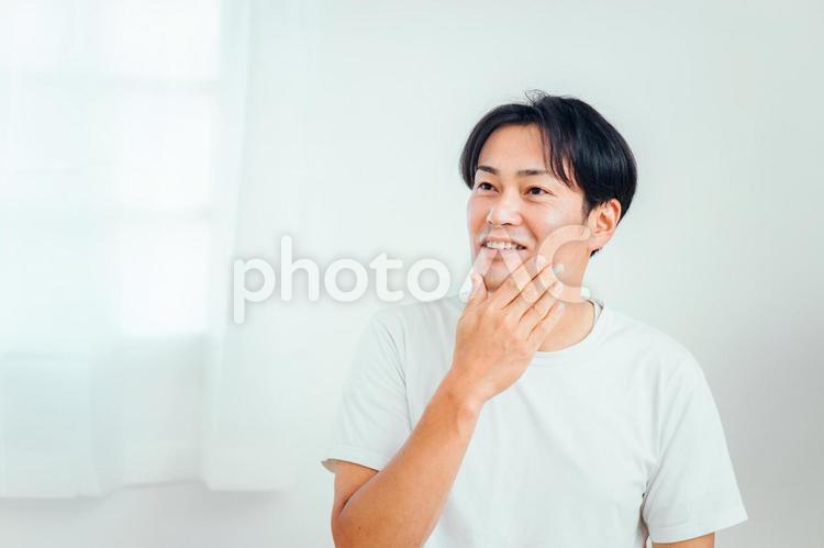 メンズビューティーイメージ（笑顔） メンズビューティー,髭脱毛,メンズの写真素材