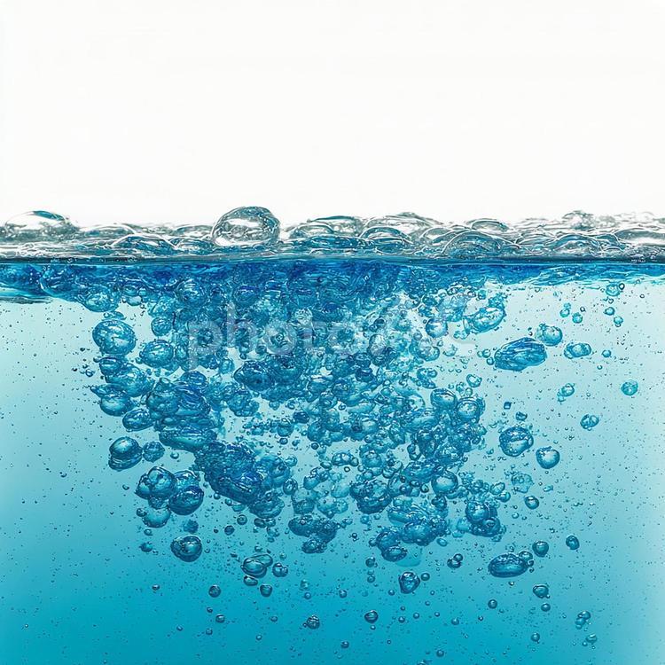 水の表面と気泡が織りなすクリアな世界 水,清潔,泡の写真素材