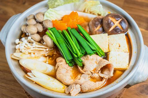 チゲ鍋 チゲ鍋,鍋料理,韓国風の写真素材