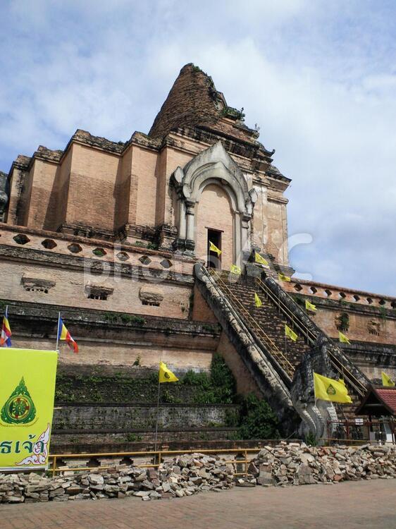チェンマイ（タイ北部の観光地）市内の寺院（ワット・チェディールアン） タイ,チェンマイ,ワットの写真素材