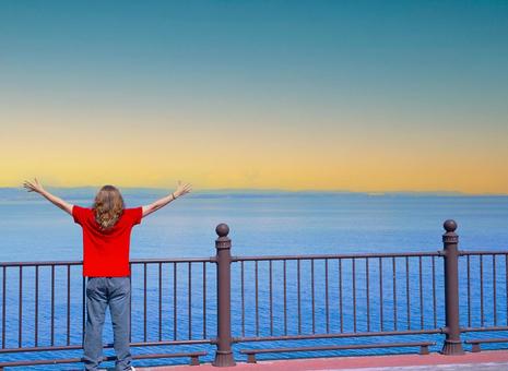 オーマイガー!(夕空) オーマイガー!(夕空) 人,ポーズ,海の写真素材