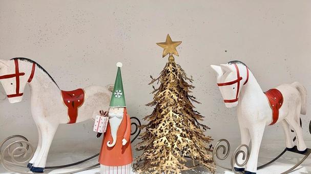 サンタクロースと白い馬 クリスマス,冬,12月の写真素材