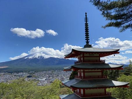 五重塔と富士山② 五重塔と富士山②の写真