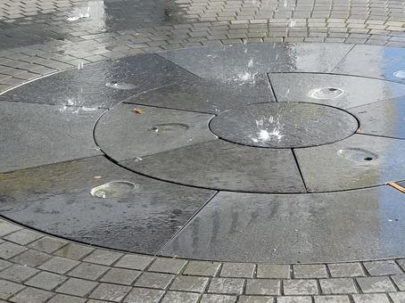 商店街の噴水01 商店街の噴水01 商店街,噴水,地面からの写真素材